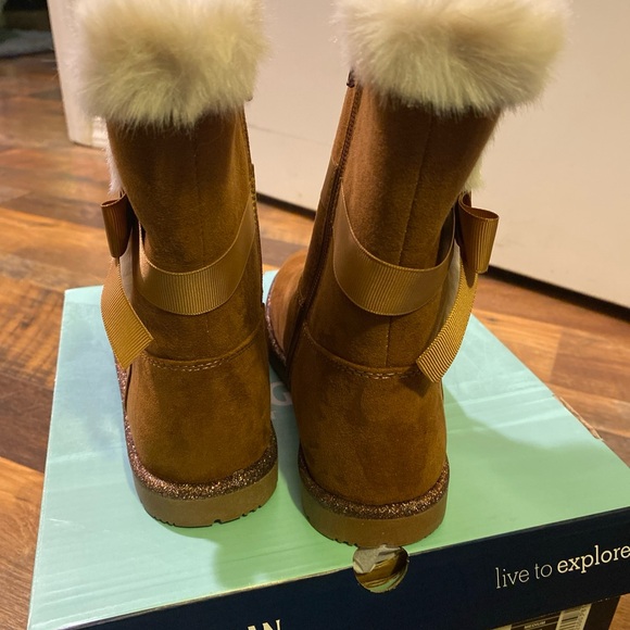 Magellan Outdoors Tan Boots with Faux Fur and Bow - Picture 2 of 8